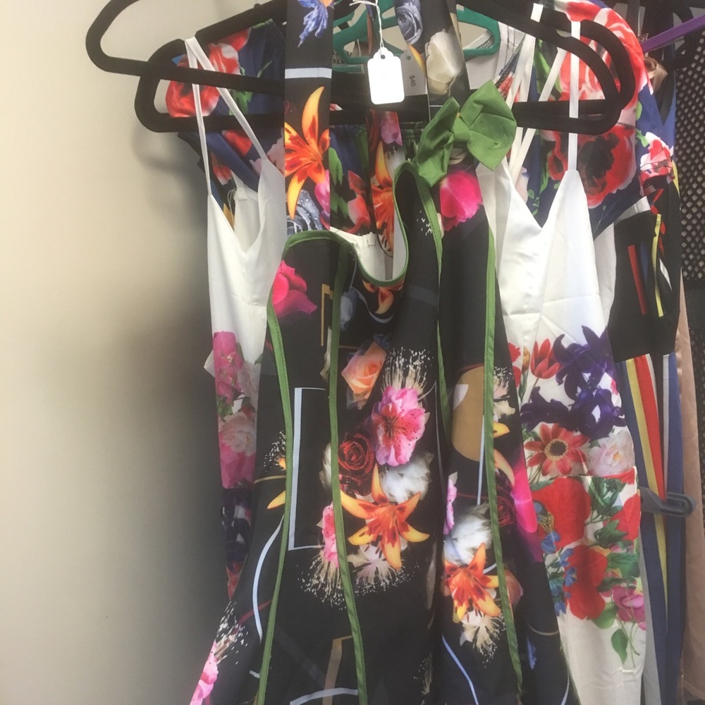 Gorgeous Vintage Dress! - Picture 6 of 7
